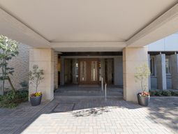 清潔感のあるエントランス