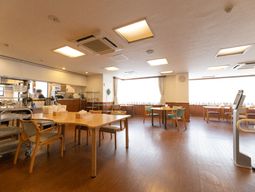 清潔なダイニングルーム