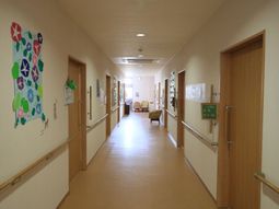 明るい廊下の様子