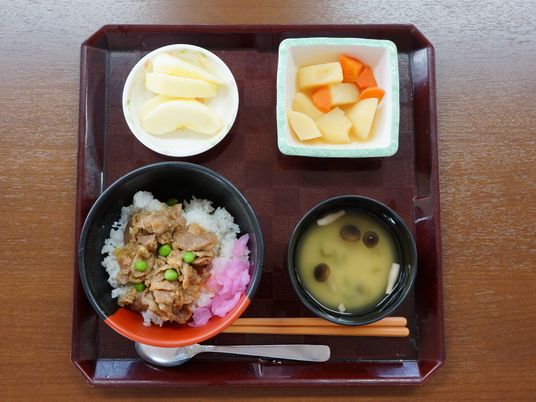 バランスの取れた食事内容