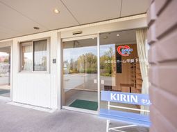 入口の明るいエントランス