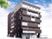 多階建ての施設外観