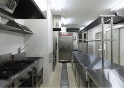 清潔なキッチンの空間