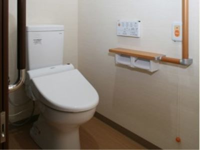 手すり付きトイレの様子