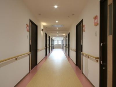 廊下の明るい通路