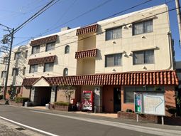 落ち着いた雰囲気の外観