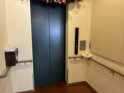 エレベーター前の空間