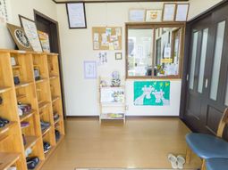 玄関ホールと受付エリア