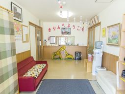 エントランスの温かい雰囲気