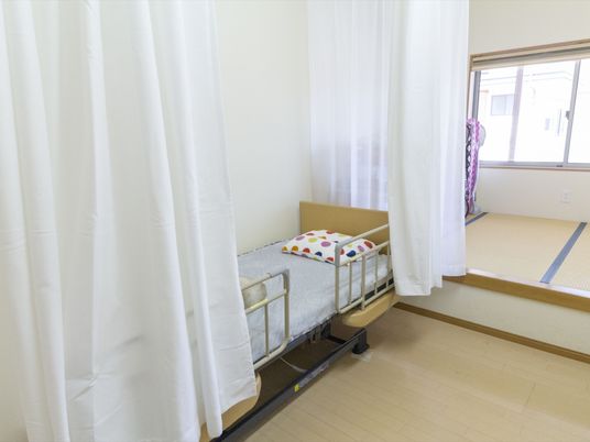 和室に設置されたベッド