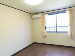 明るい居室の空間