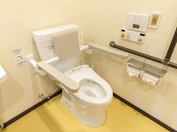 バリアフリーのトイレ設備