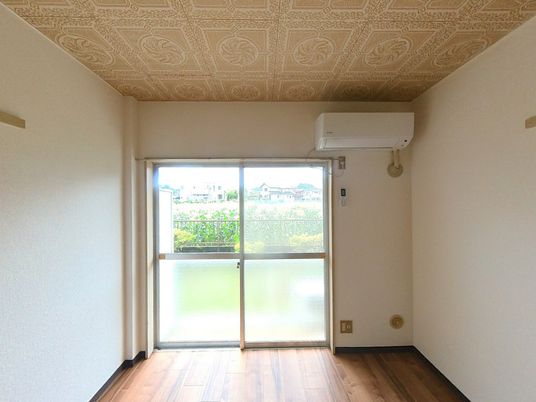 明るい部屋の居室