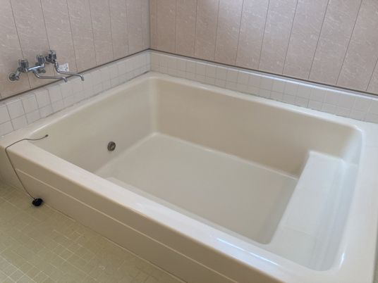 広々とした浴室