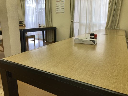 多目的室の机