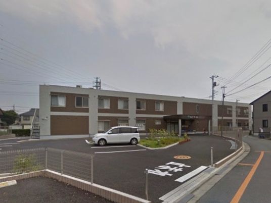 広々とした清潔感のある外観