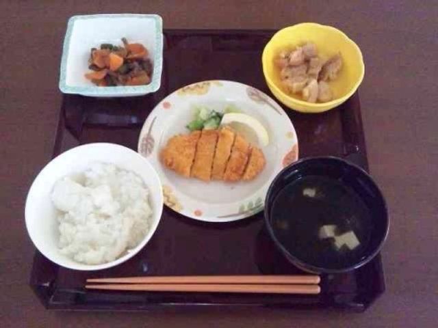 健康な食事のサポート役 食堂 充実した食事を提供することで、日々の健康維持をサポートするやりがいのある仕事です。