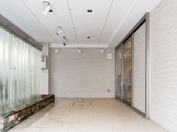 清潔なエントランス空間