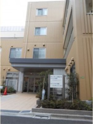 清潔感溢れる建物エントランス