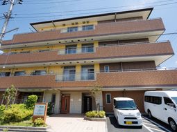 多階層の建物外観