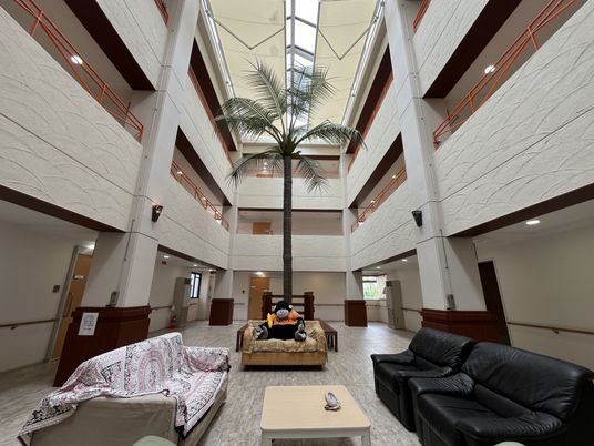 ゆったりしたロビー風景