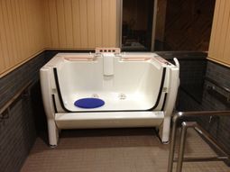 バリアフリー浴槽設備