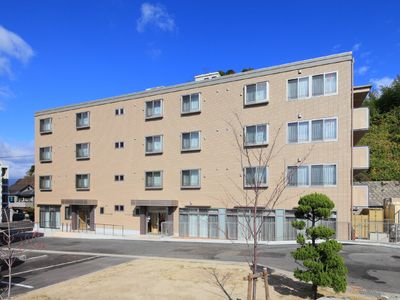 新しい建物の外観