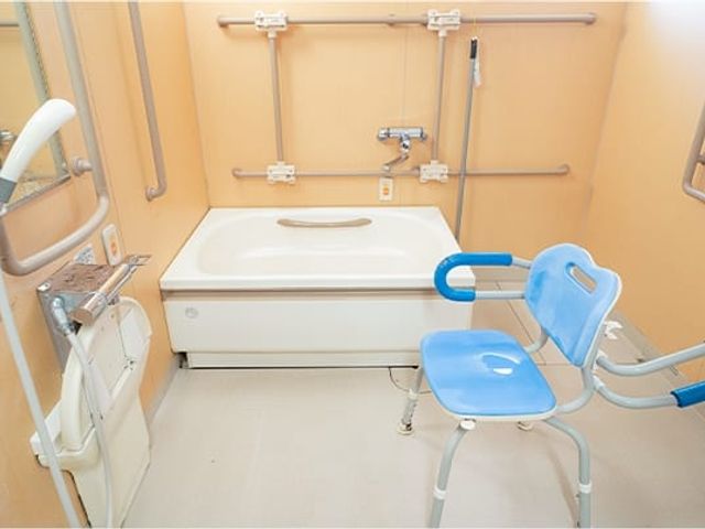 介護用の洗浄浴室 浴室 介護を必要とする方々のための、使いやすい浴室のお手伝いをしませんか。研修体制も整っています。