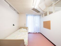 シンプルな個室の居室