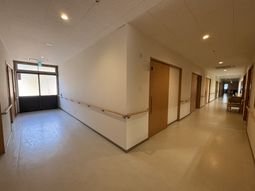 広々とした廊下