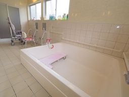 清潔な浴室設備