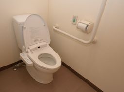 手すり付きトイレ空間