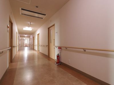 清潔感ある廊下の風景