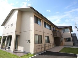 明るい外観の建物