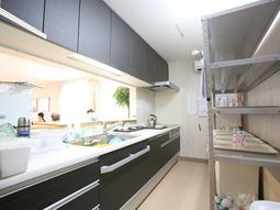 清潔感のあるキッチン空間