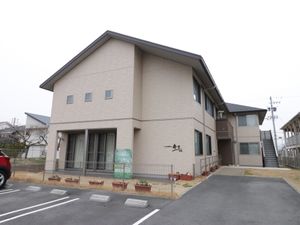 ベージュの外壁の建物