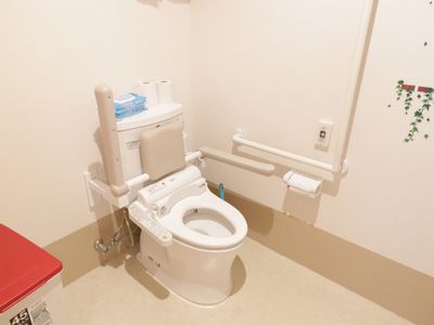 手すり付きトイレ設備