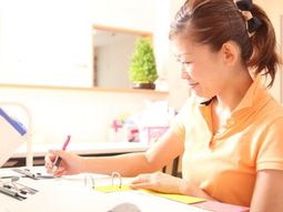 快適な環境で学習する人