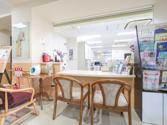 フロント受付と情報掲示