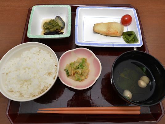 和食スタイルの食事セット