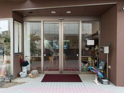 暖かみのあるエントランス