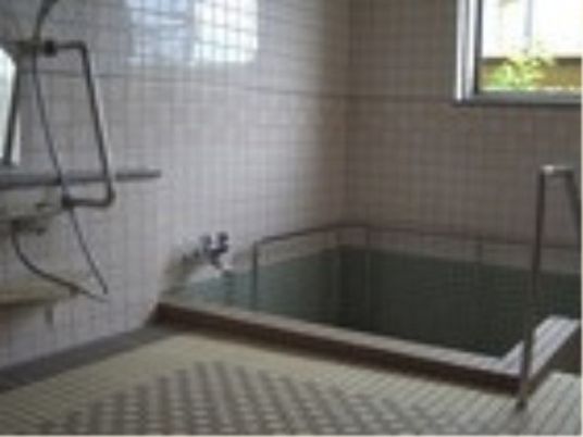 快適な設備の浴室