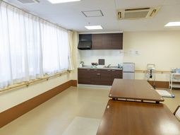 多機能な洋室