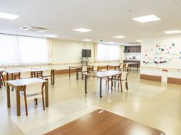 ゆったりとしたダイニングルーム