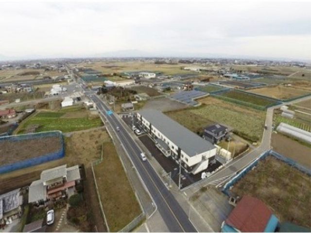 広々とした施設外観 外観 広大な敷地に建つ、モダンなデザインの建物です。自然豊かな環境で、心地よい職場を検討されてはいかがでしょうか。