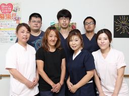 スタッフの集合写真