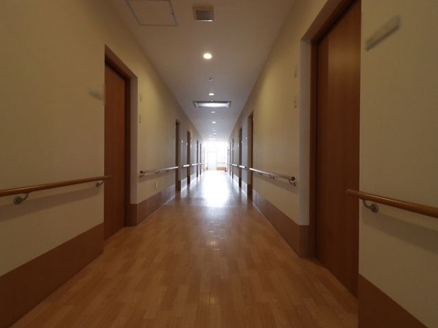 廊下のきれいな光景