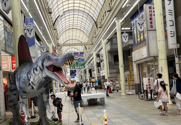 イベントを楽しむ人々