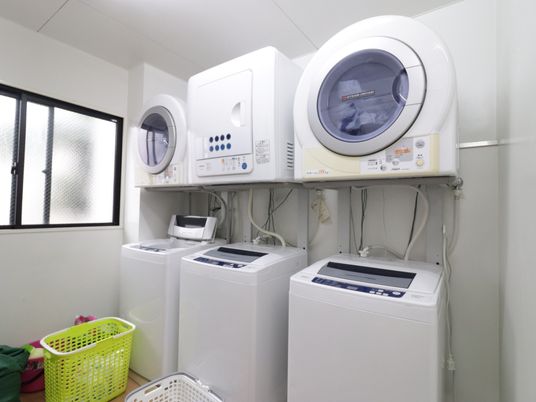 洗濯機と乾燥機の設備