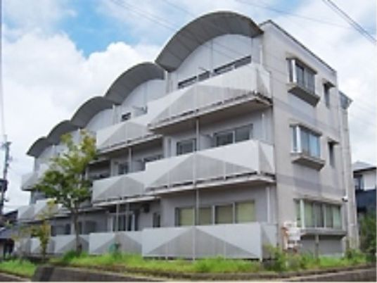 現代的な建物外観